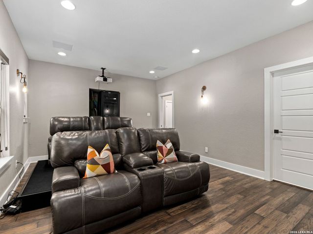 627 E Olmos Drive, San Antonio, TX 78212