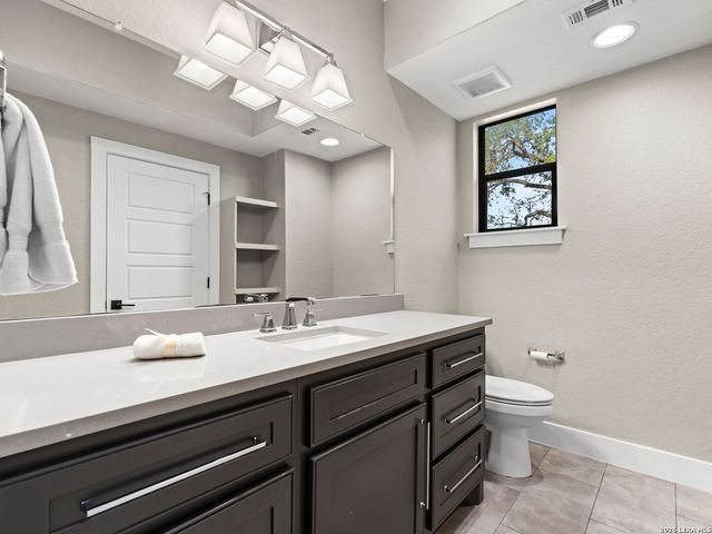 627 E Olmos Drive, San Antonio, TX 78212