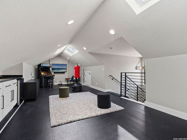 627 E Olmos Drive, San Antonio, TX 78212