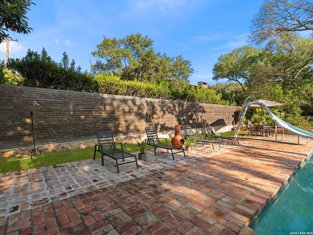 627 E Olmos Drive, San Antonio, TX 78212