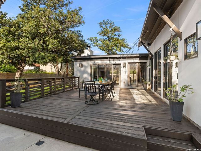 627 E Olmos Drive, San Antonio, TX 78212