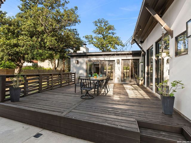 627 E Olmos Drive, San Antonio, TX 78212