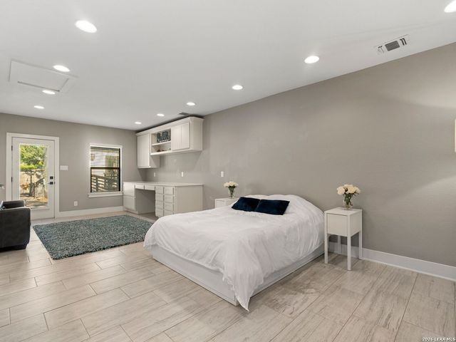 627 E Olmos Drive, San Antonio, TX 78212
