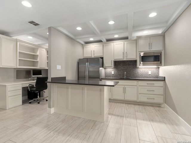 627 E Olmos Drive, San Antonio, TX 78212