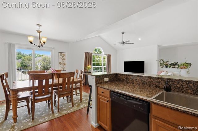 1668 Deepwood Circle, Rochester, MI 48307
