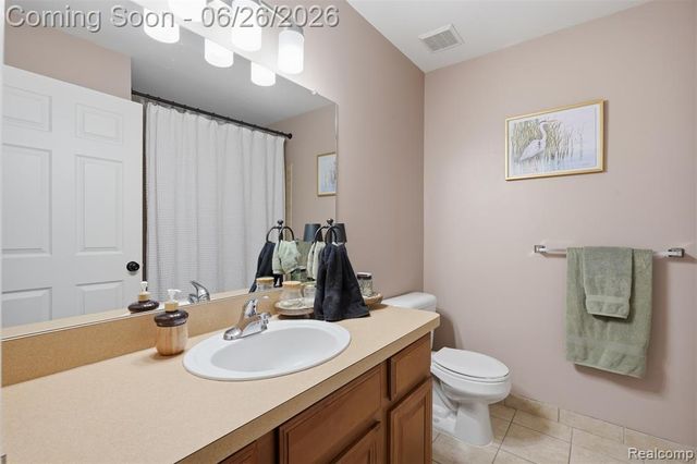 1668 Deepwood Circle, Rochester, MI 48307