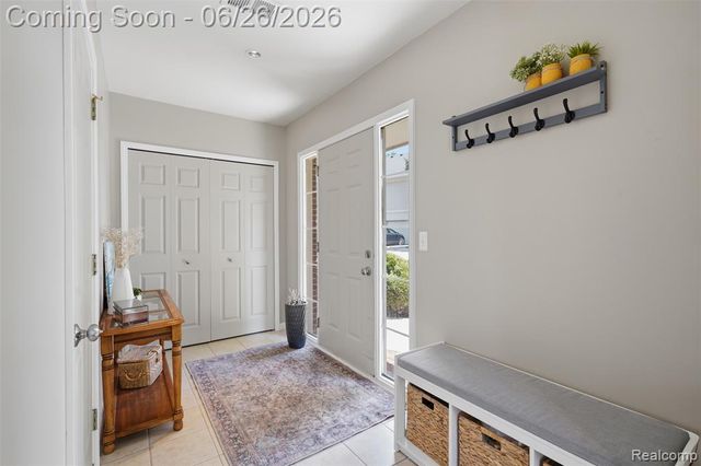 1668 Deepwood Circle, Rochester, MI 48307