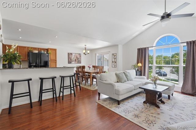 1668 Deepwood Circle, Rochester, MI 48307