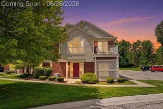 1668 Deepwood Circle, Rochester, MI 48307