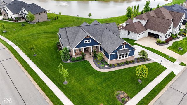 18295 Lakes End Drive, Westfield, IN 46074