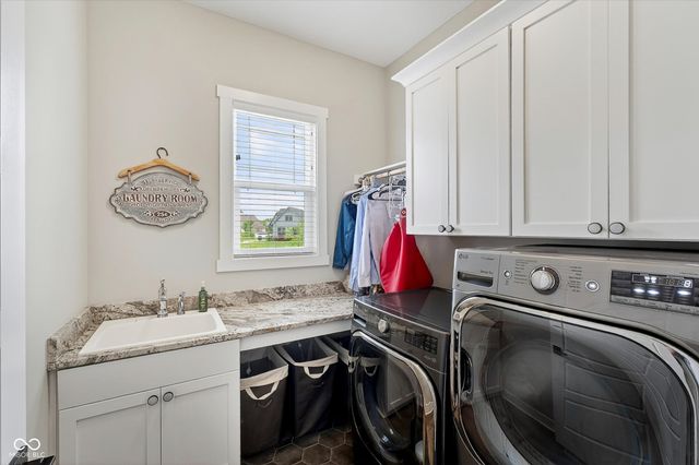 18295 Lakes End Drive, Westfield, IN 46074