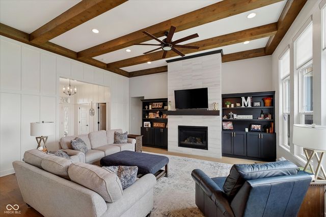 18295 Lakes End Drive, Westfield, IN 46074