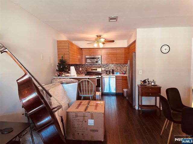105 Newark Pompton Turnpike B24, Pequannock Township, NJ 07440