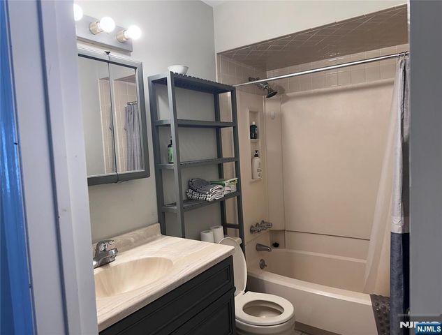 105 Newark Pompton Turnpike B24, Pequannock Township, NJ 07440