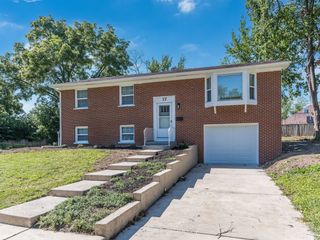 17 Knollwood Drive, Montgomery, IL 60538