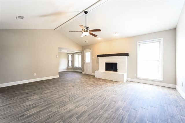 524 E Lark Court, Desoto, TX 75115