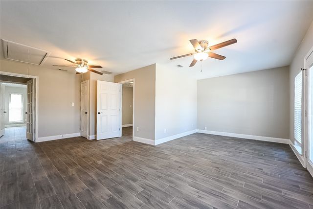 524 E Lark Court, Desoto, TX 75115