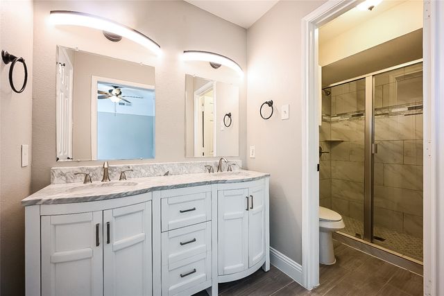 524 E Lark Court, Desoto, TX 75115