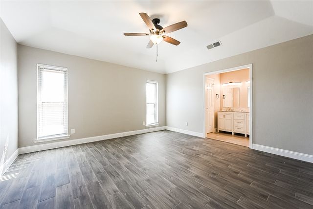 524 E Lark Court, Desoto, TX 75115