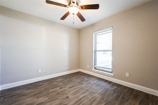 524 E Lark Court, Desoto, TX 75115