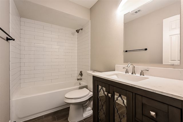 524 E Lark Court, Desoto, TX 75115