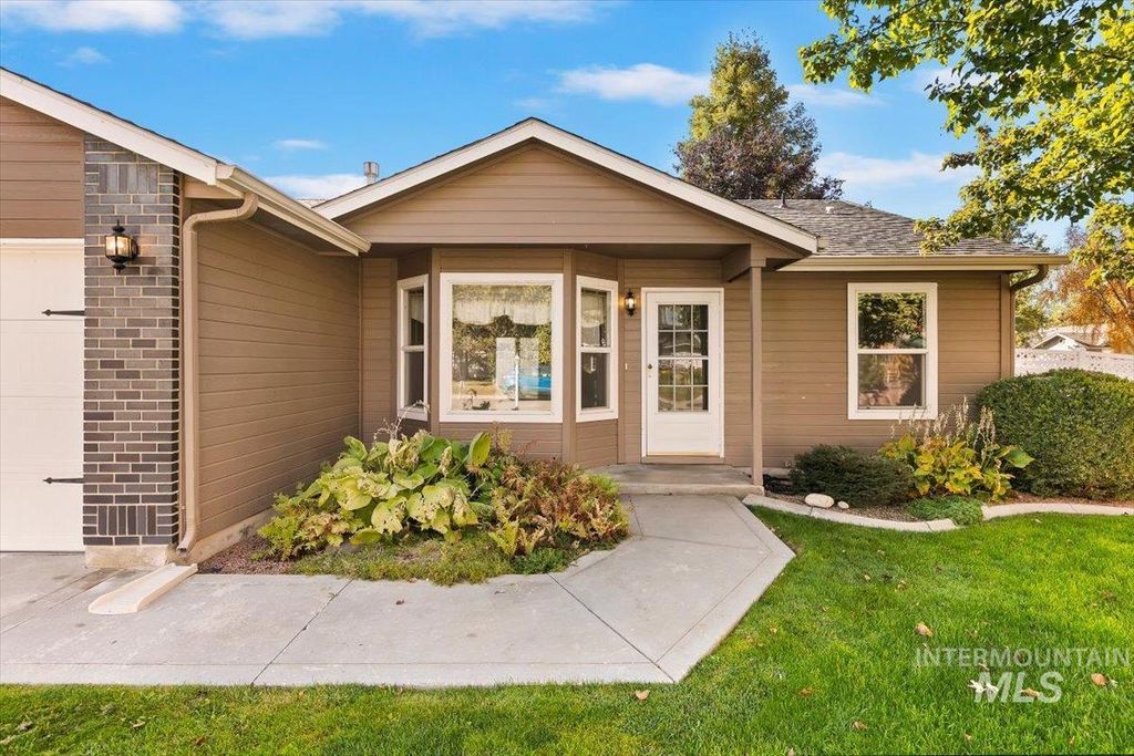 7901 W Pocono St, Boise, ID 83714 photo 2