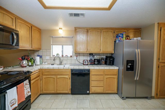 2329 Orchard View Circle, Modesto, CA 95355