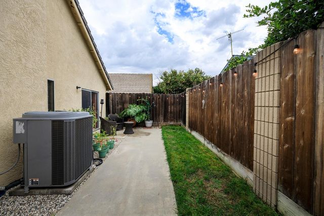 2329 Orchard View Circle, Modesto, CA 95355