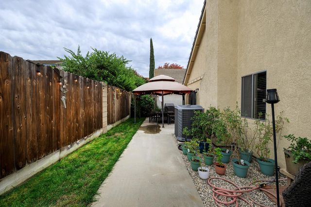 2329 Orchard View Circle, Modesto, CA 95355