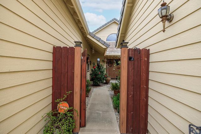 2329 Orchard View Circle, Modesto, CA 95355