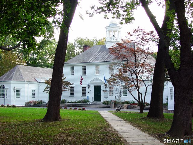 67 Thorpe Street 67, Fairfield, CT 06824