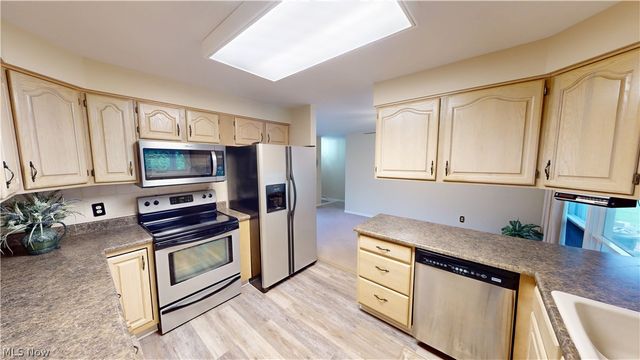 326 Bowman Drive, Kent, OH 44240