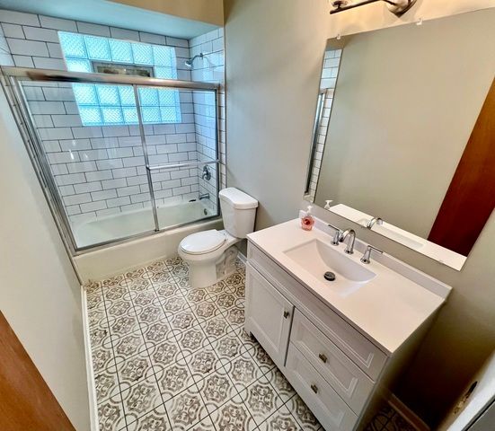 5849 S Francisco Avenue 2A, Chicago, IL 60629