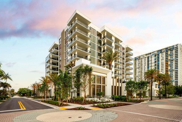 305 Briny Avenue 303, Pompano Beach, FL 33062