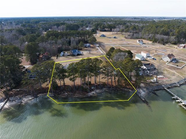 2406 Hallieford RD, Hallieford, VA 23068