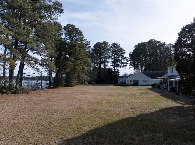 2406 Hallieford RD, Hallieford, VA 23068