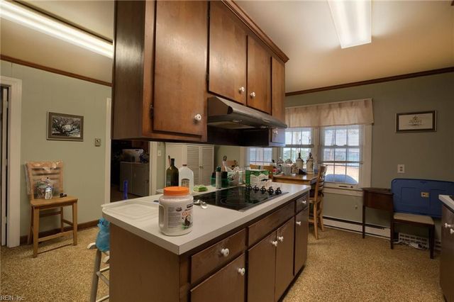 2406 Hallieford RD, Hallieford, VA 23068