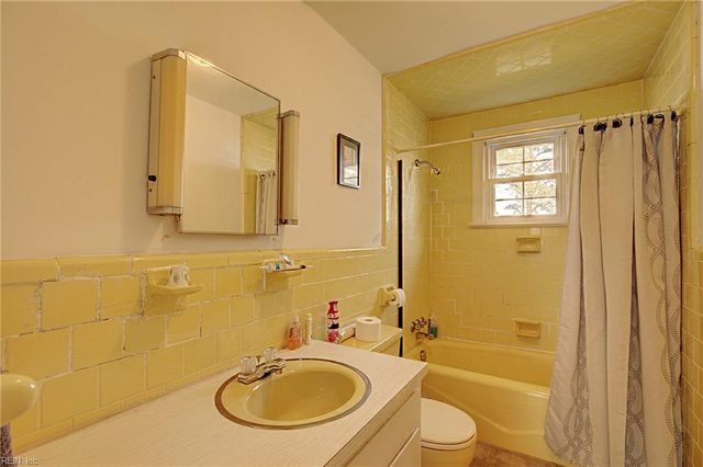 2406 Hallieford RD, Hallieford, VA 23068