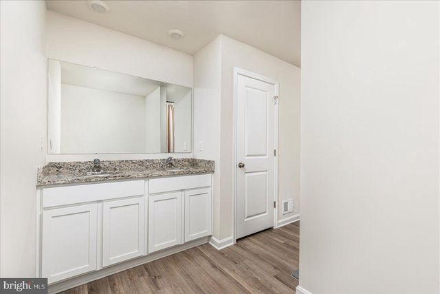 294 AYLESBURY LN, Martinsburg, WV 25403