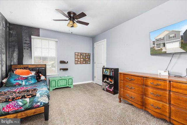 294 AYLESBURY LN, Martinsburg, WV 25403