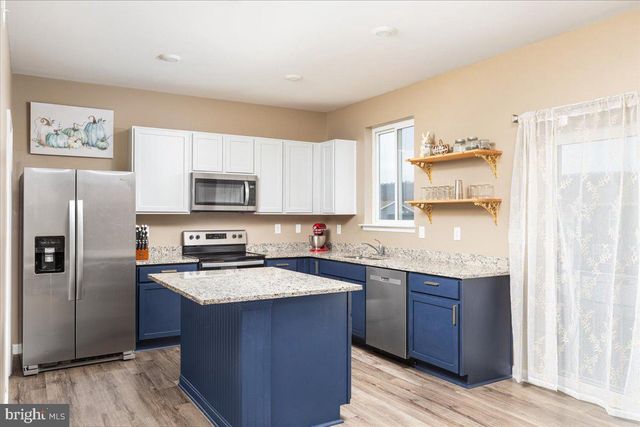 294 AYLESBURY LN, Martinsburg, WV 25403