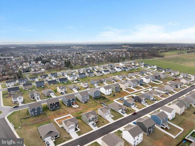 294 AYLESBURY LN, Martinsburg, WV 25403