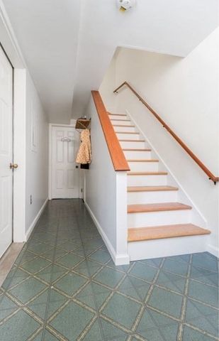 29 Angela Lane 29, Watertown, MA 02472