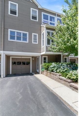 29 Angela Lane 29, Watertown, MA 02472
