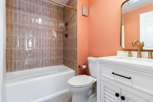 29 Angela Lane 29, Watertown, MA 02472