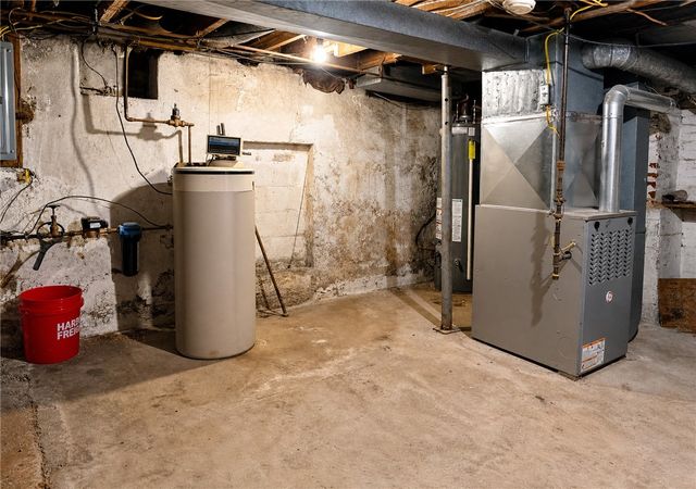 1106 Delaware St, Export, PA 15632