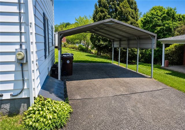 1106 Delaware St, Export, PA 15632
