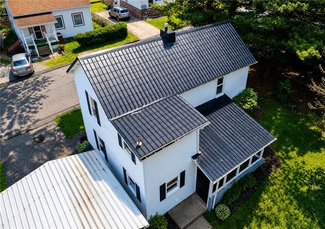 1106 Delaware St, Export, PA 15632