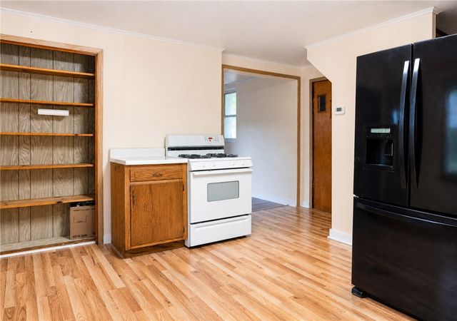 1106 Delaware St, Export, PA 15632