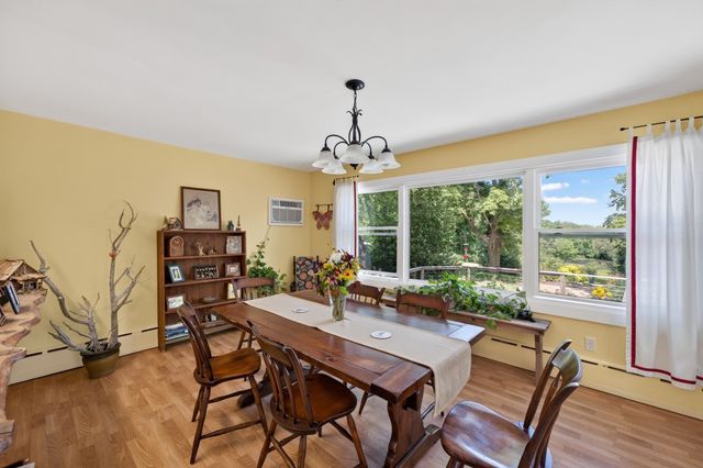 61 Highland Avenue, Dartmouth, MA 02747
